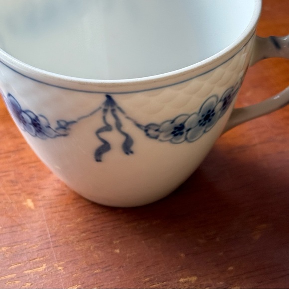 Vintage Bing & Grondahl Empire Demitasse Teacup & Saucer Denmark #108 - Picture 6 of 12